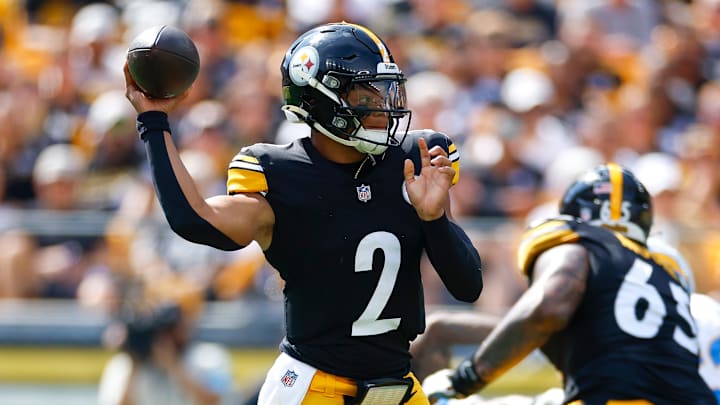 Los Angeles Chargers v Pittsburgh Steelers