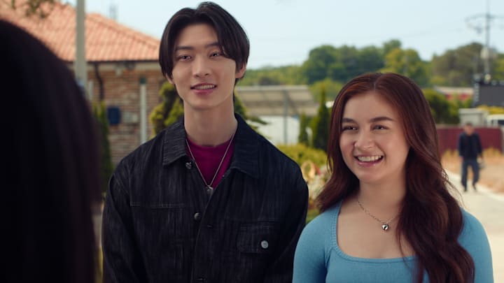 (L to R) Sang Heon Lee as Min Ho Moon, Anna Cathcart as Kitty Song Covey in episode 205 of XO, Kitty