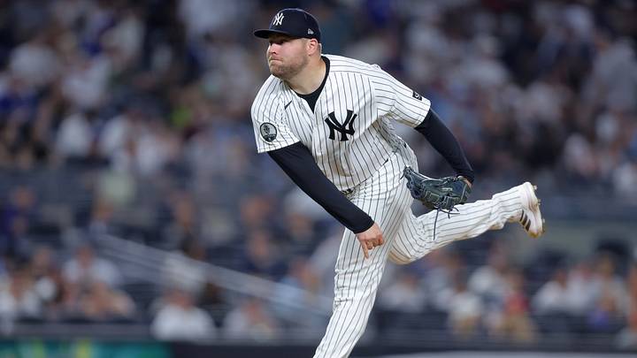 Aug 21, 2026; Bronx, New York, USA; New York Yankees relief pitcher David Bednar (53) follows through on a pitch against the Toronto Blue Jays during the ninth inning at Yankee Stadium. Mandatory Credit: Brad Penner-Imagn Images Aug 21, 2026; Bronx, New York, USA; New York Yankees relief pitcher David Bednar (53) follows through on a pitch against the Toronto Blue Jays during the ninth inning at Yankee Stadium. Mandatory Credit: Brad Penner-Imagn Images