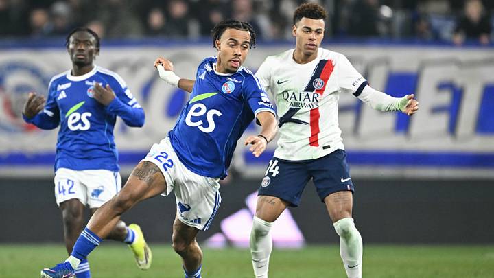 Das Bundesliga-Debüt von Guela Doue (l.) verzögert sich. Das Bundesliga-Debüt von Guela Doue (l.) verzögert sich.