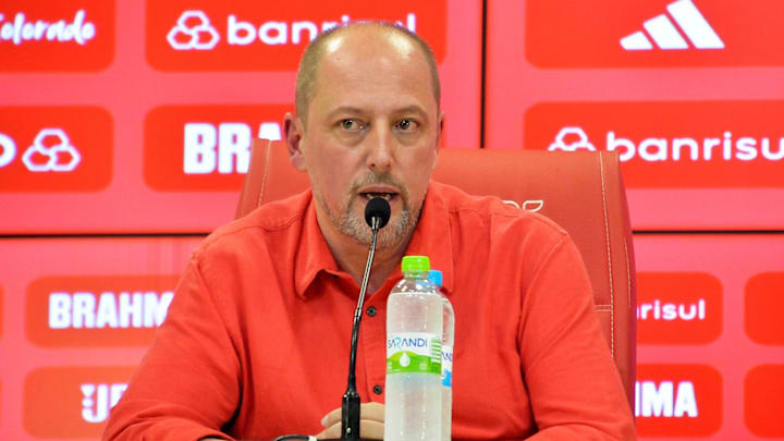 Barcellos detalhou situações com clubes devedores