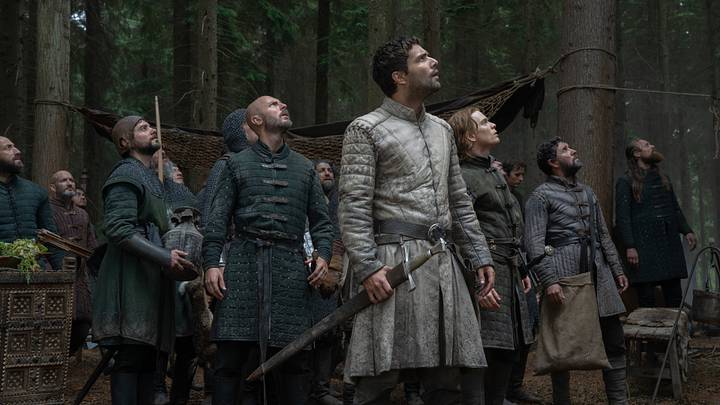 Fabien Frankel (Criston Cole) and Freddie Fox (Gwayne Hightower) in House of the Dragon season 3.