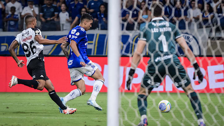Paulo Henrique é um dos xodós da torcida vascaína Paulo Henrique é um dos xodós da torcida vascaína
