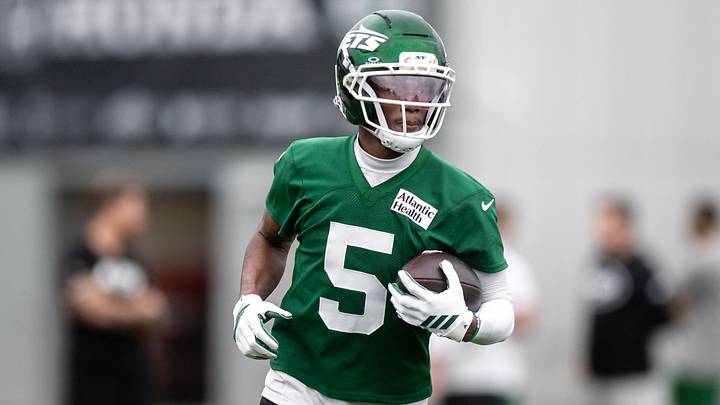 New York Jets wide receiver Garrett Wilson (5) participates in a drill during training camp at Atlantic Health Jets Training Center. Mandatory Credit: John Jones-Imagn Images New York Jets wide receiver Garrett Wilson (5) participates in a drill during training camp at Atlantic Health Jets Training Center. Mandatory Credit: John Jones-Imagn Images