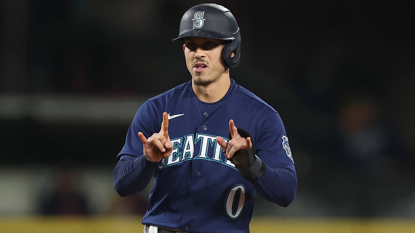 Texas Rangers Sign Sam Haggerty for Spring Training