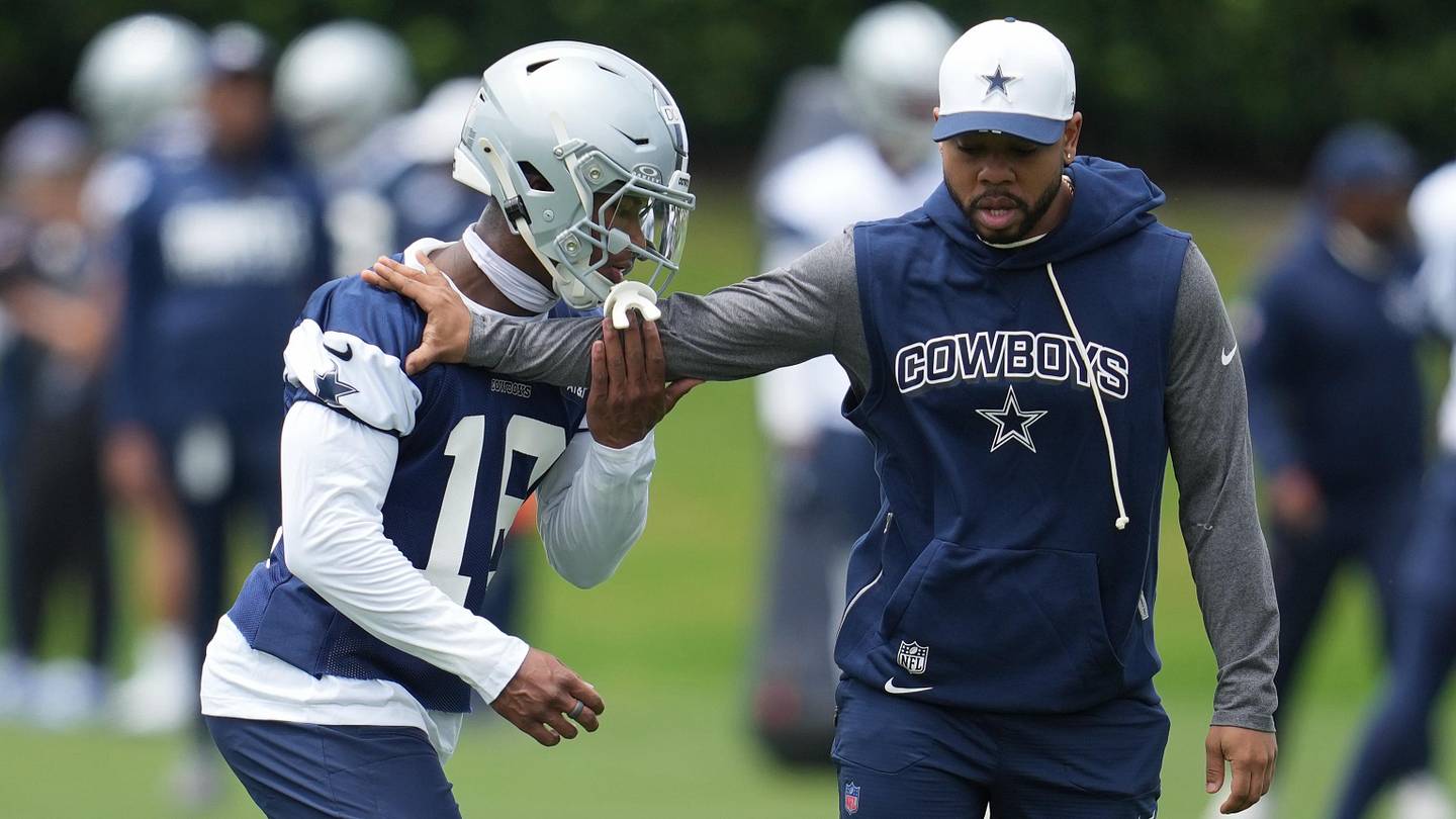 Dallas Cowboys Linked to Pro Bowl LB Who Can Solve Christian Parker's Green Dot Issue