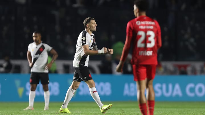 Vegetti é o artilheiro do Vasco no Brasileirão