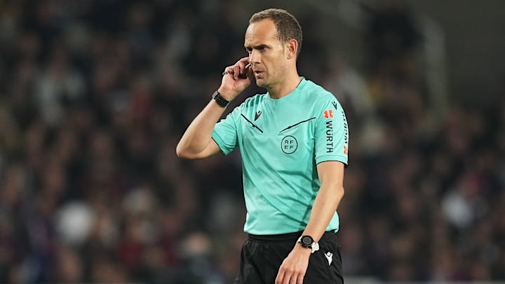 Une décision arbitrale a fait jaser lors du match entre le FC Barcelone et le Rayo Vallecano.