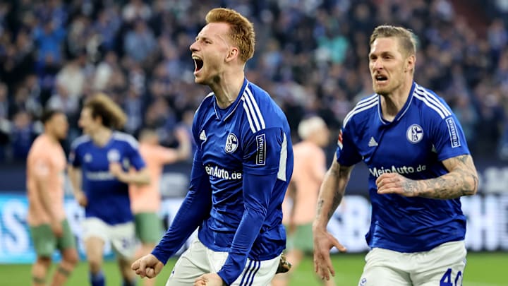 Sepp van den Berg (li.) mit Sebastian Polter