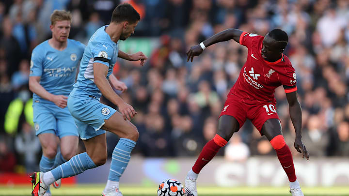 Liverpool y Manchester City se disputan el liderato de la Premier League