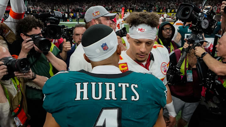 TOPSHOT-AMFOOT-SUPERBOWL-CHIEFS-EAGLES