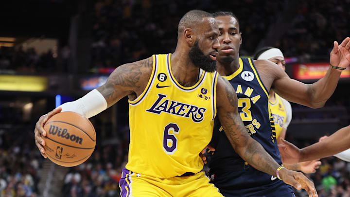James sigue comandando la ofensiva de los Lakers