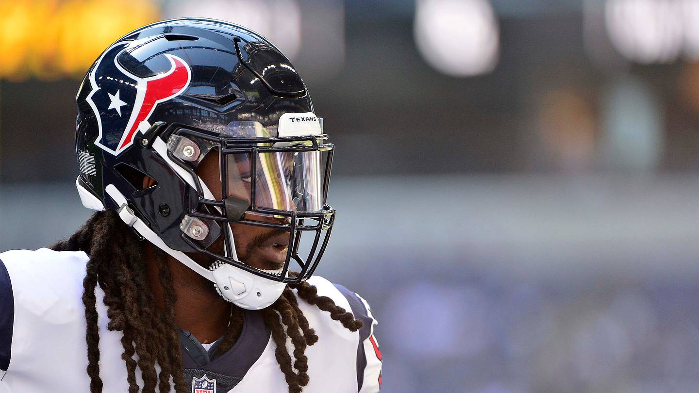 Jadeveon Clowney torna ai Texans dopo 8 anni, con l'obiettivo di vincere un Super Bowl