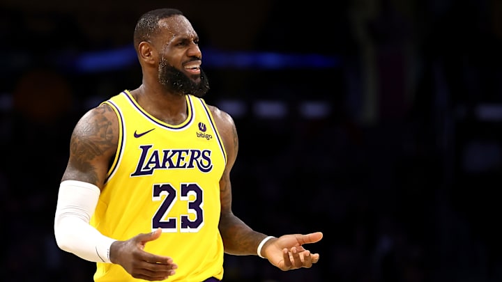 Detroit Pistons v Los Angeles Lakers