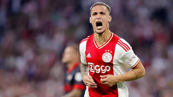 Brasileiro de 22 anos deixa o Ajax em bombástica transferência de valores polêmicos 