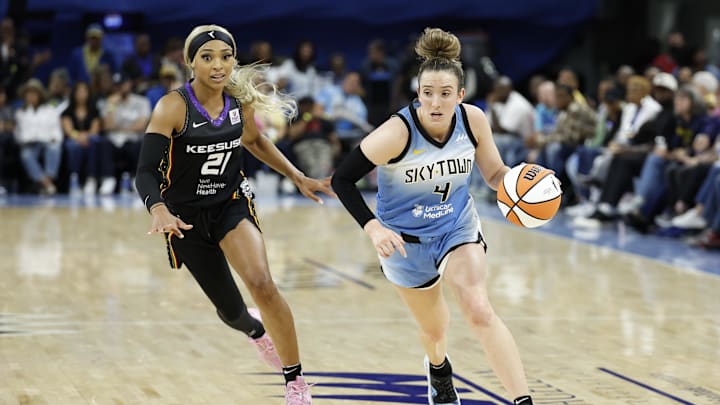 Chicago Sky guard Marina Mabrey (4) drives to the basket.
