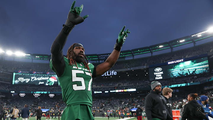 Dec 24, 2023; East Rutherford, New Jersey, USA; New York Jets linebacker C.J. Mosley (57) gestures to fans after the game against the Washington Commanders at MetLife Stadium. Mandatory Credit: Vincent Carchietta-Imagn Images Dec 24, 2023; East Rutherford, New Jersey, USA; New York Jets linebacker C.J. Mosley (57) gestures to fans after the game against the Washington Commanders at MetLife Stadium. Mandatory Credit: Vincent Carchietta-Imagn Images