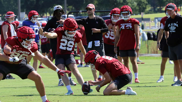 Oklahoma kicker Tate Sandell Oklahoma kicker Tate Sandell