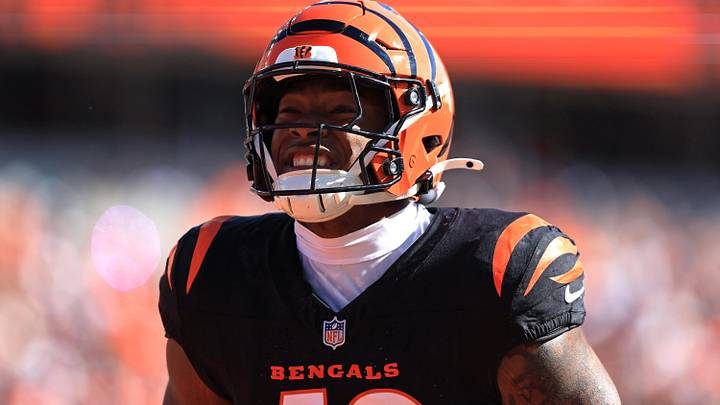 Oct 26, 2025; Cincinnati, Ohio, USA; Cincinnati Bengals linebacker Barrett Carter (49) smiles during the game against the New York Jets during the first quarter at Paycor Stadium. Mandatory Credit: Katie Stratman-Imagn Images Oct 26, 2025; Cincinnati, Ohio, USA; Cincinnati Bengals linebacker Barrett Carter (49) smiles during the game against the New York Jets during the first quarter at Paycor Stadium. Mandatory Credit: Katie Stratman-Imagn Images