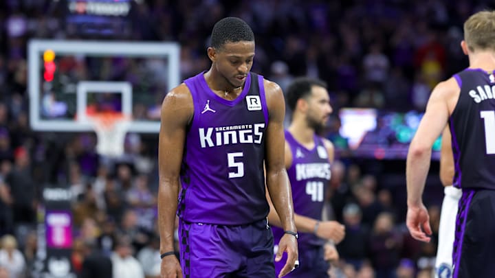 Nov 15, 2024; Sacramento, California, USA; Sacramento Kings guard De'Aaron Fox (5) walks up the court during the fourth quarter against the Minnesota Timberwolves at Golden 1 Center. Mandatory Credit: Sergio Estrada-Imagn Images