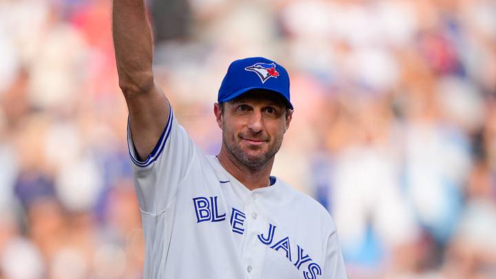 Blue Jays pitcher Max Scherzer (31) waves to the fans after being relieved in his final start of 2026. Mandatory Credit: Kevin Sousa-Imagn Blue Jays pitcher Max Scherzer (31) waves to the fans after being relieved in his final start of 2026. Mandatory Credit: Kevin Sousa-Imagn