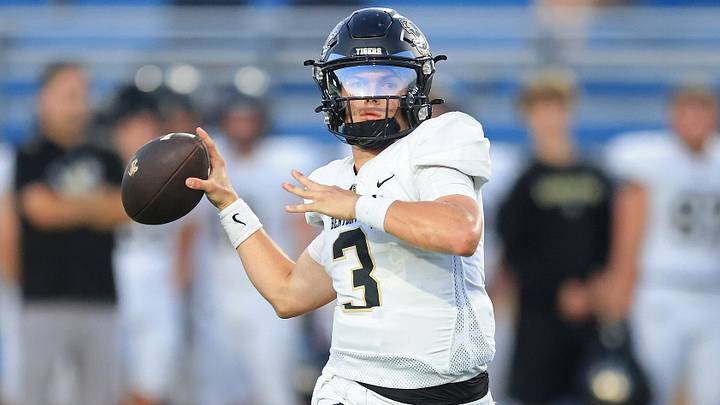 Bentonville quarterback Evan Canode Bentonville quarterback Evan Canode