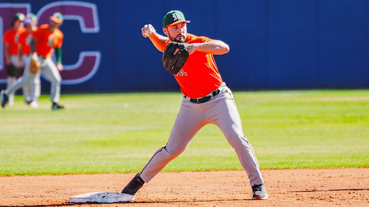 Dorian Gonzalez Jr warming up against FAU.
