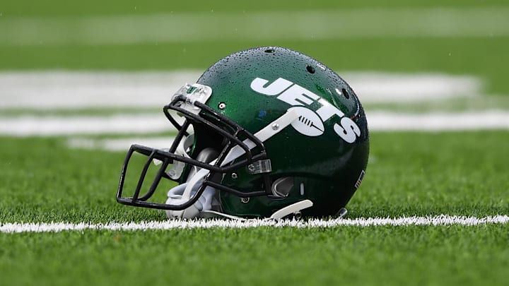 Dec 29, 2019; Orchard Park, New York, USA; General view of a New York Jets helmet prior to the game against the Buffalo Bills at New Era Field. Mandatory Credit: Rich Barnes-Imagn Images Dec 29, 2019; Orchard Park, New York, USA; General view of a New York Jets helmet prior to the game against the Buffalo Bills at New Era Field. Mandatory Credit: Rich Barnes-Imagn Images