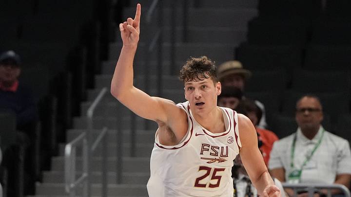Florida State Seminoles forward Alex Steen (25) Florida State Seminoles forward Alex Steen (25)