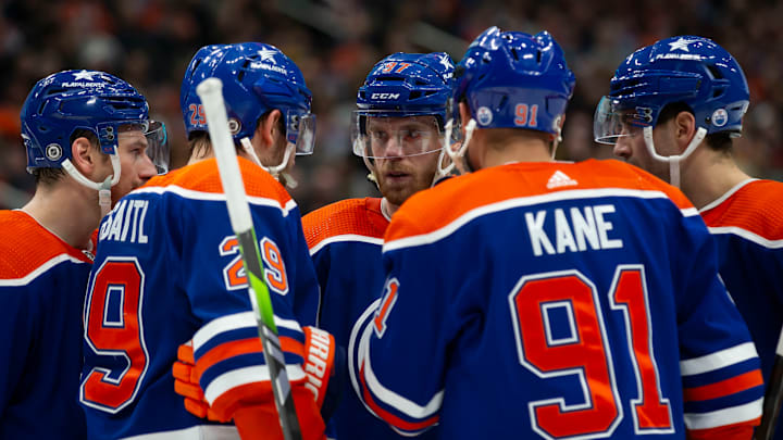 Boston Bruins v Edmonton Oilers