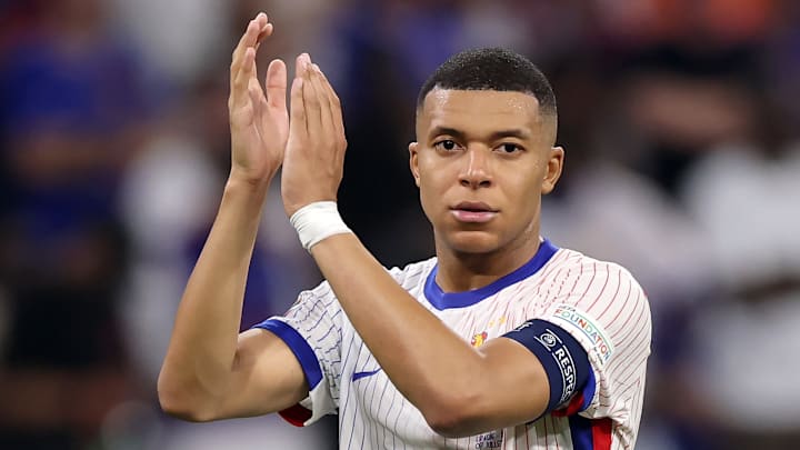 Mbappé não foi convocado por Deschamps para os próximos jogos da França Mbappé não foi convocado por Deschamps para os próximos jogos da França