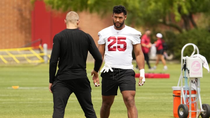 Arizona Cardinals linebacker Zaven Collins (25) during organized team activities in Tempe on May 20, 2024. Arizona Cardinals linebacker Zaven Collins (25) during organized team activities in Tempe on May 20, 2024.