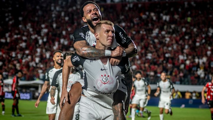 Charles marcou o primeiro gol dele em 2025