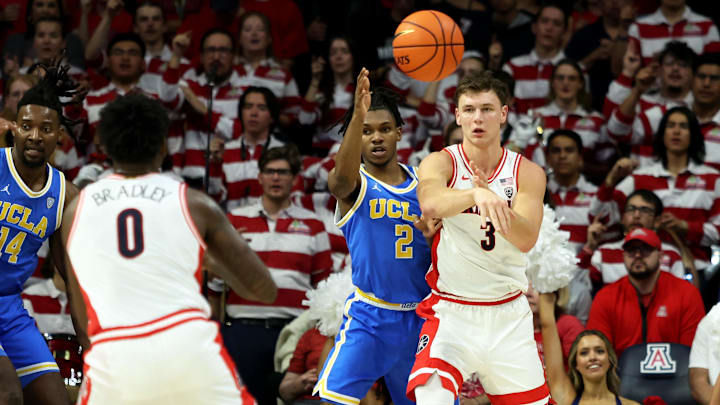 Jan 20, 2024; Tucson, Arizona, USA; Arizona Wildcats guard Pelle Larsson (3) makes a pass to guard