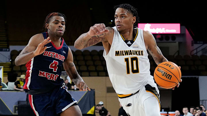 Milwaukee Panthers guard BJ Freeman (10)