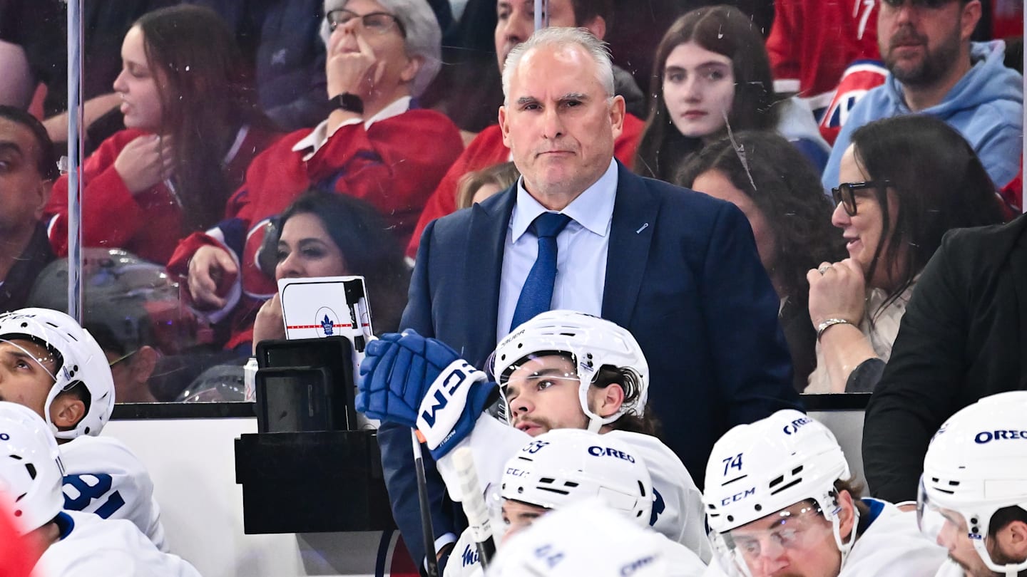 Maple Leafs head coach Craig Berube awkwardly suffers 'gym accident'