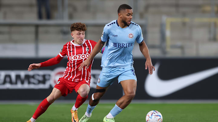 Brooklyn Ezeh stieg mit Wehen Wiesbaden in die 2. Liga auf