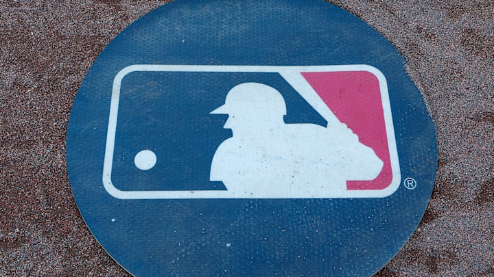 MLB 