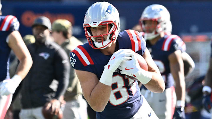 Nov 2, 2025; Foxborough, Massachusetts, USA; New England Patriots tight end Austin Hooper (81) warms up before a game against the Atlanta Falcons at Gillette Stadium.
