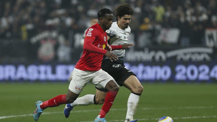Corinthians e Red Bull Bragantino se enfrentaram pela 22ª rodada do Brasileirão