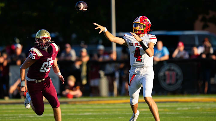 Big Walnut's Eli Stumpf (4) passes the ball in the first half at Ohio Dominican University on Friday, Aug. 22, 2025 in Columbus, Ohio.