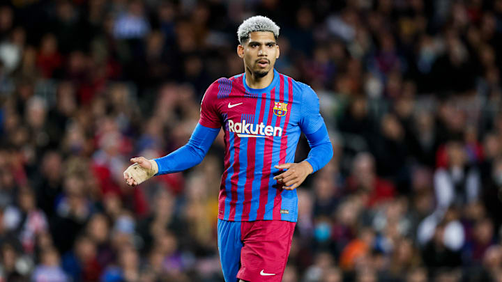 Araújo firmó una renovación con el FC Barcelona