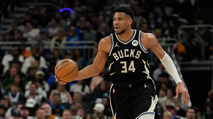 New York Knicks v Milwaukee Bucks
