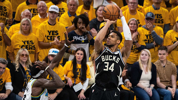 Apr 29, 2025; Indianapolis, Indiana, USA; Milwaukee Bucks forward Giannis Antetokounmpo (34) shoots the ball while Indiana Pacers forward Pascal Siakam (43) defends during game five of the first round for the 2024 NBA Playoffs at Gainbridge Fieldhouse. Mandatory Credit: Trevor Ruszkowski-Imagn Images Apr 29, 2025; Indianapolis, Indiana, USA; Milwaukee Bucks forward Giannis Antetokounmpo (34) shoots the ball while Indiana Pacers forward Pascal Siakam (43) defends during game five of the first round for the 2024 NBA Playoffs at Gainbridge Fieldhouse. Mandatory Credit: Trevor Ruszkowski-Imagn Images