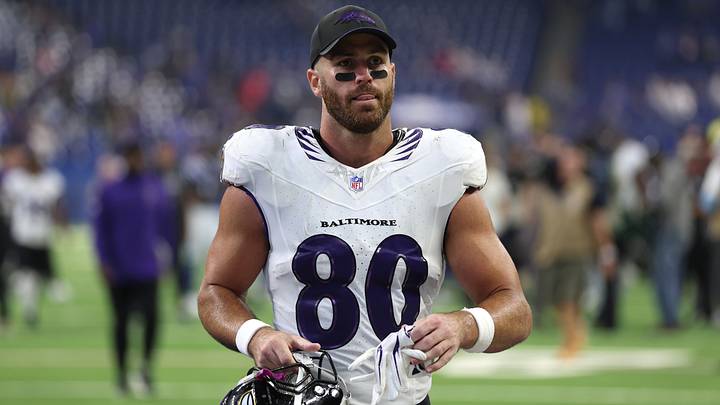 Sep 13, 2026; Indianapolis, Indiana, USA; Baltimore Ravens tight end Durham Smythe (80) comes off the field after the game against the Indianapolis Colts at Lucas Oil Stadium. Mandatory Credit: Trevor Ruszkowski-Imagn Images Sep 13, 2026; Indianapolis, Indiana, USA; Baltimore Ravens tight end Durham Smythe (80) comes off the field after the game against the Indianapolis Colts at Lucas Oil Stadium. Mandatory Credit: Trevor Ruszkowski-Imagn Images