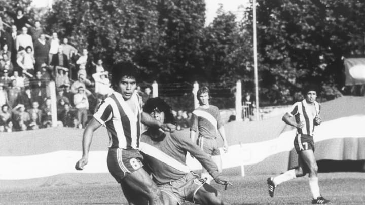 Maradona, el día de su debut en Primera. Maradona, el día de su debut en Primera.