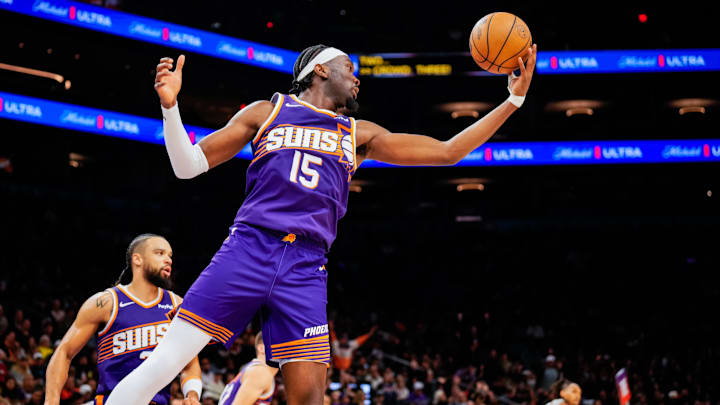 Nov 23, 2025; Phoenix, Arizona, USA; Phoenix Suns center Mark Williams (15) rebounds the ball in the second half of the game at Mortgage Match Up Center. Mandatory Credit: Arianna Grainey-Imagn Images Nov 23, 2025; Phoenix, Arizona, USA; Phoenix Suns center Mark Williams (15) rebounds the ball in the second half of the game at Mortgage Match Up Center. Mandatory Credit: Arianna Grainey-Imagn Images