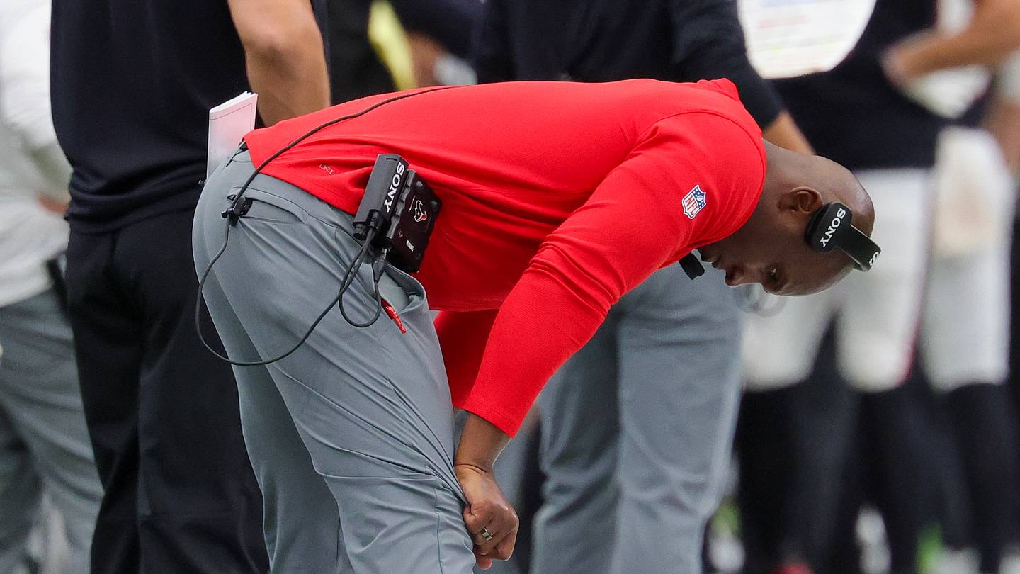 DeMeco Ryans Calls Texans' Penalty Issues Ridiculous–– And He's Right