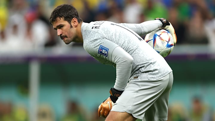 Alisson Becker a un nouveau style pour cette Coupe du monde 2022.
