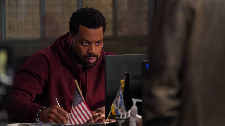 CHICAGO P.D. -- "Open Casket" Episode 12021 -- Pictured: LaRoyce Hawkins as Officer Kevin Atwater CHICAGO P.D. -- "Open Casket" Episode 12021 -- Pictured: LaRoyce Hawkins as Officer Kevin Atwater